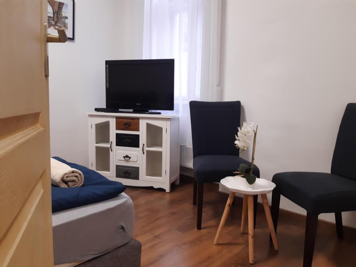 Varalja Apartman タタ エクステリア 写真