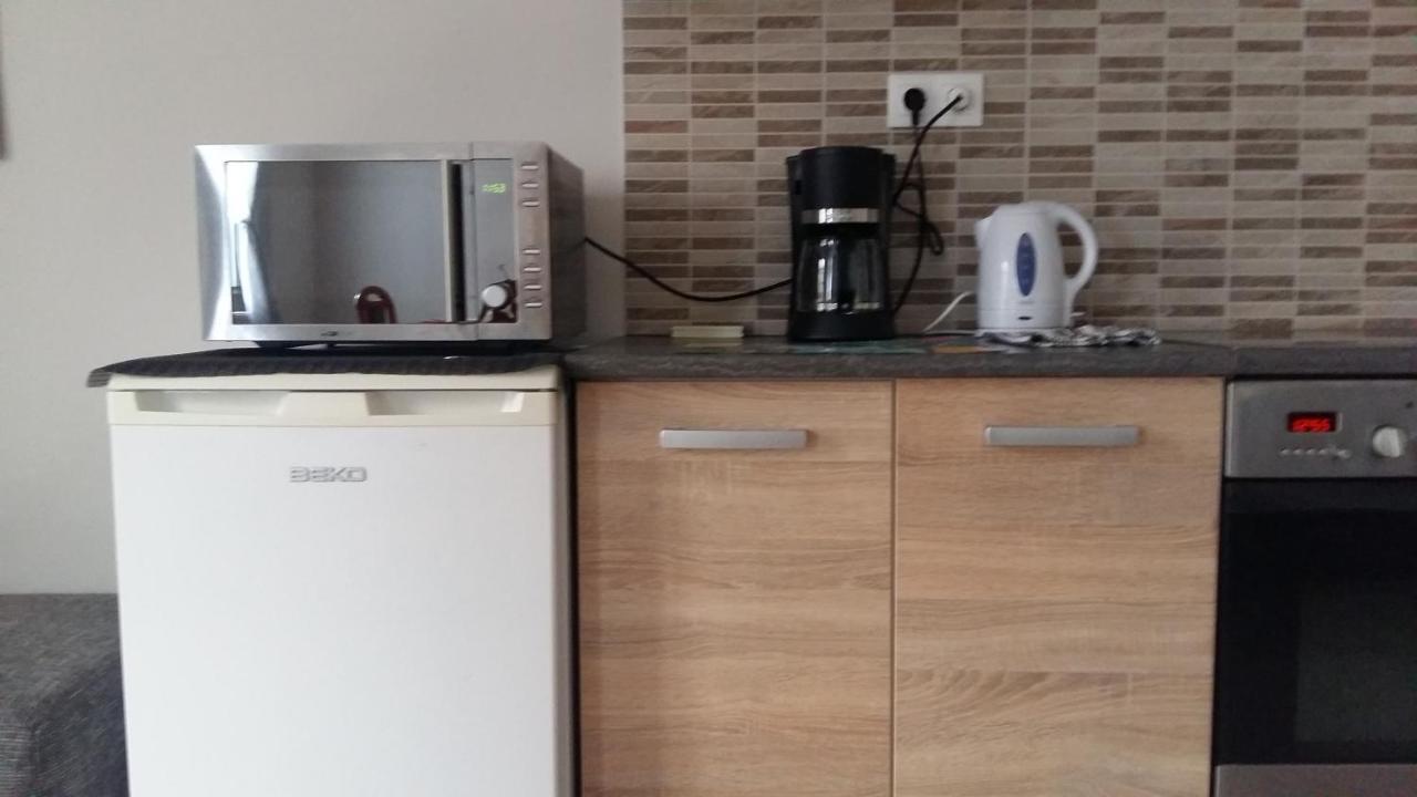 Varalja Apartman タタ エクステリア 写真